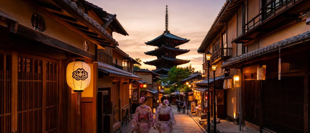 The historic Gion district in Kyoto, featuring traditional wooden machiya houses and one of the best places to experience traditional Japanese culture while living in Japan.